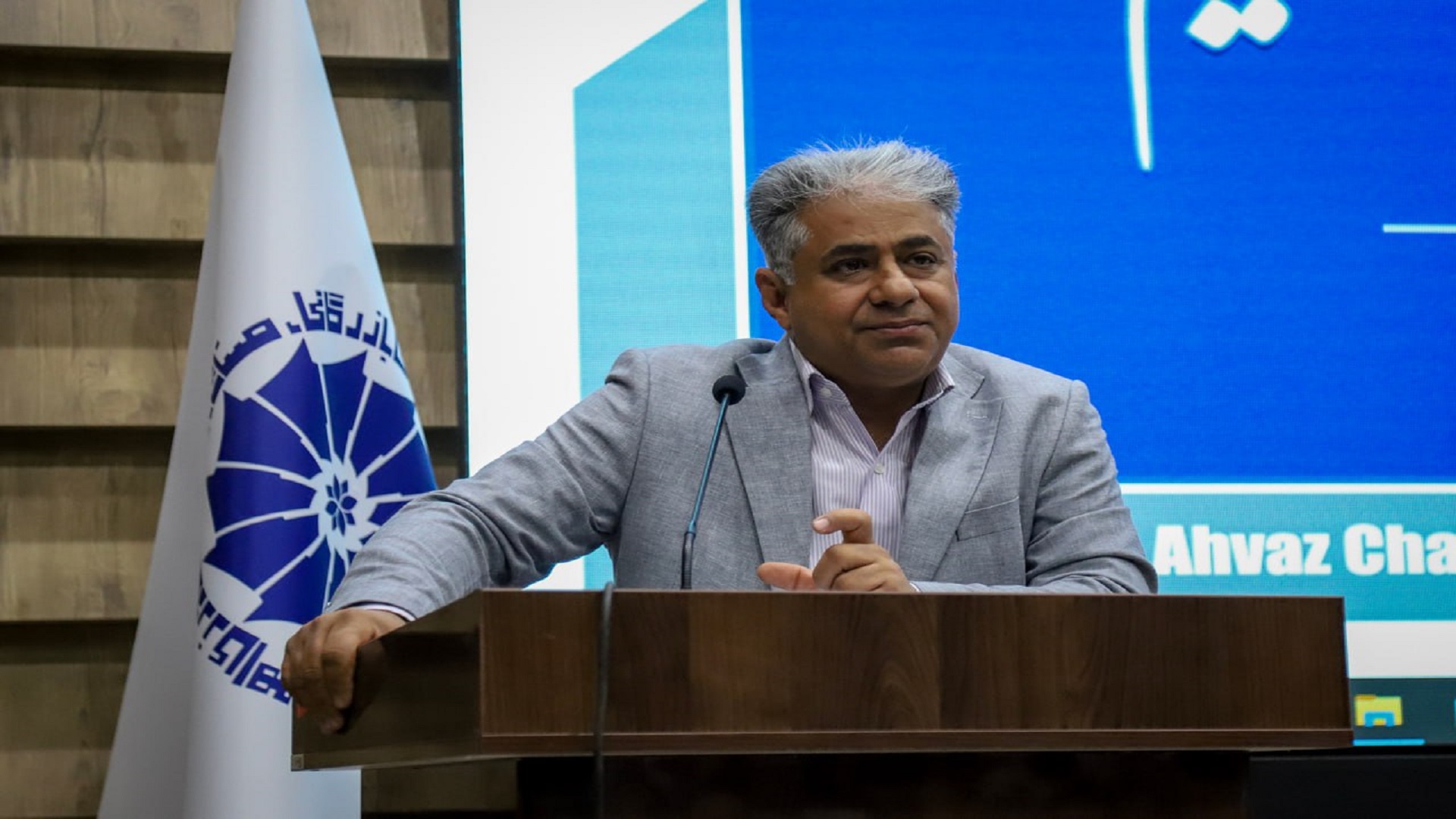 انجام امور اظهار و ترخیص تنها باید توسط کارگزاران رسمی گمرک انجام شود