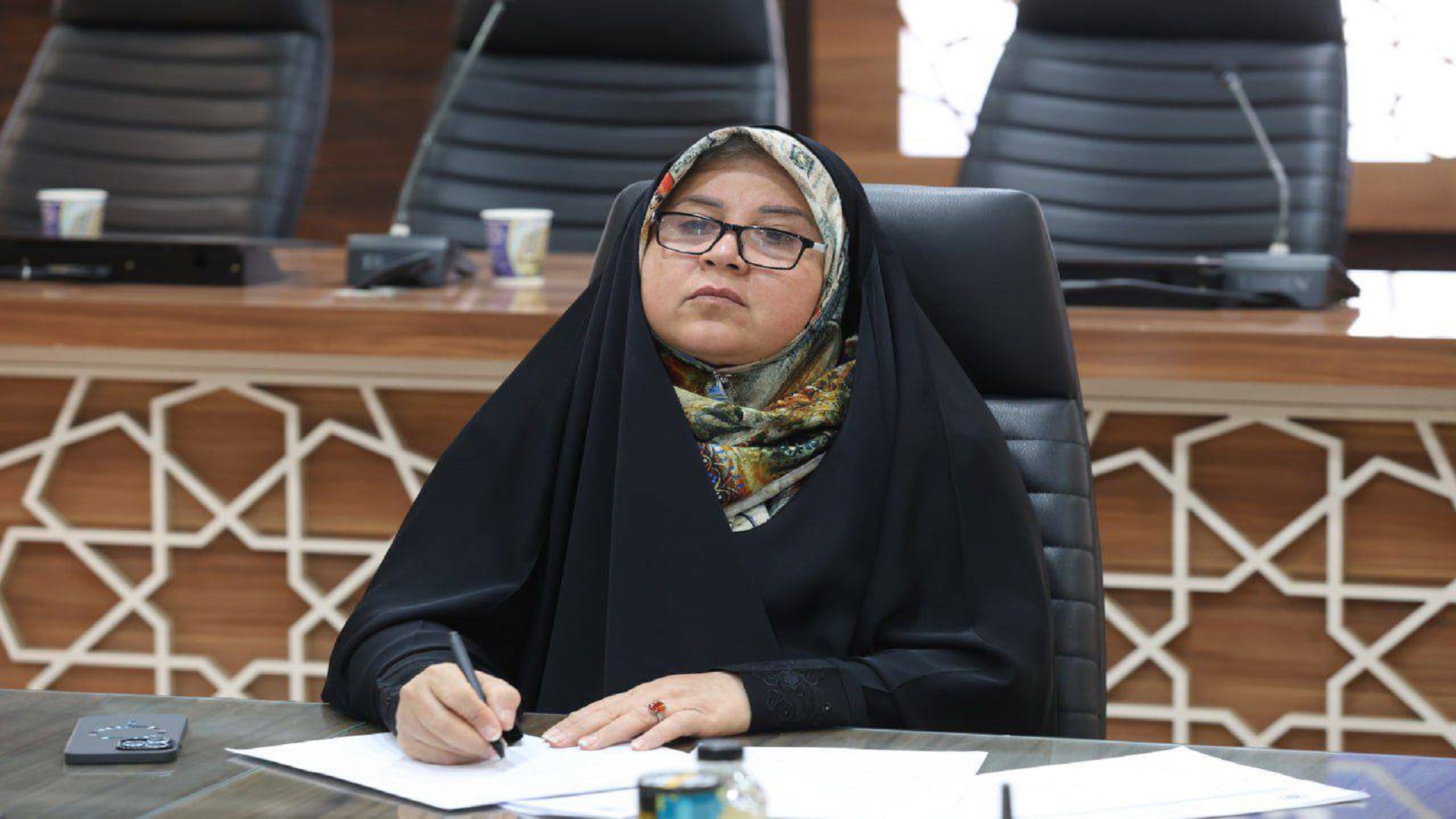 عموری خبر داد جبهه اقتصادی خوزستان برای صیانت از تولید و ترخیص فوری کالاهای اساسی فعال است